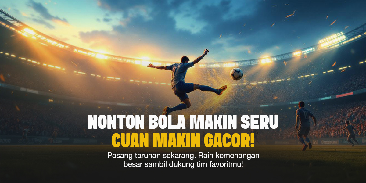 Aksi dramatis pemain sepak bola menendang bola di tengah stadion penuh penonton saat cahaya senja menerangi lapangan.